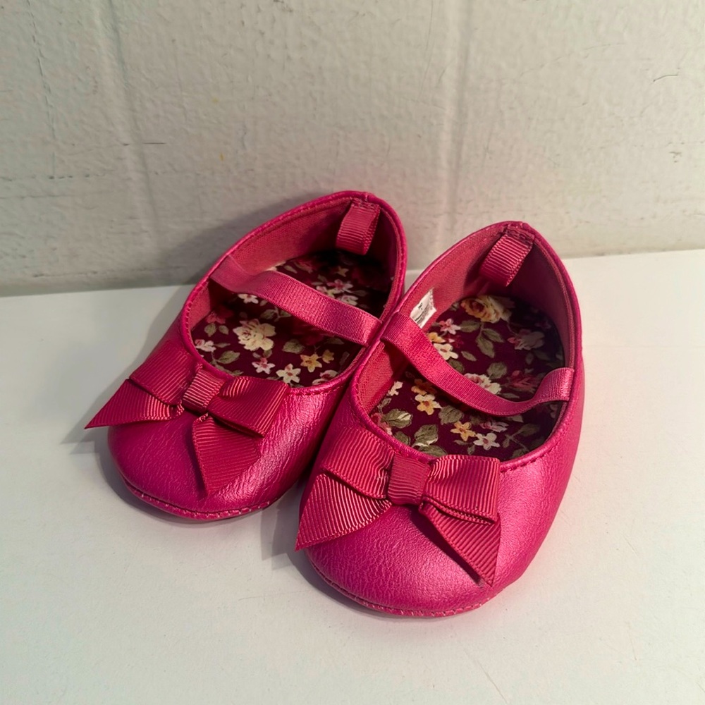 Trimfoot Co Mary Jane pink shoes Size 2 floral inside bows baby girl